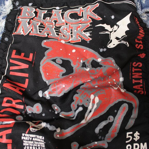 VEST - Picture 2 of 12